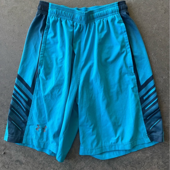 MENS UNDER ARMOUR SHORTS SZ SMALL - Picture 3 of 5